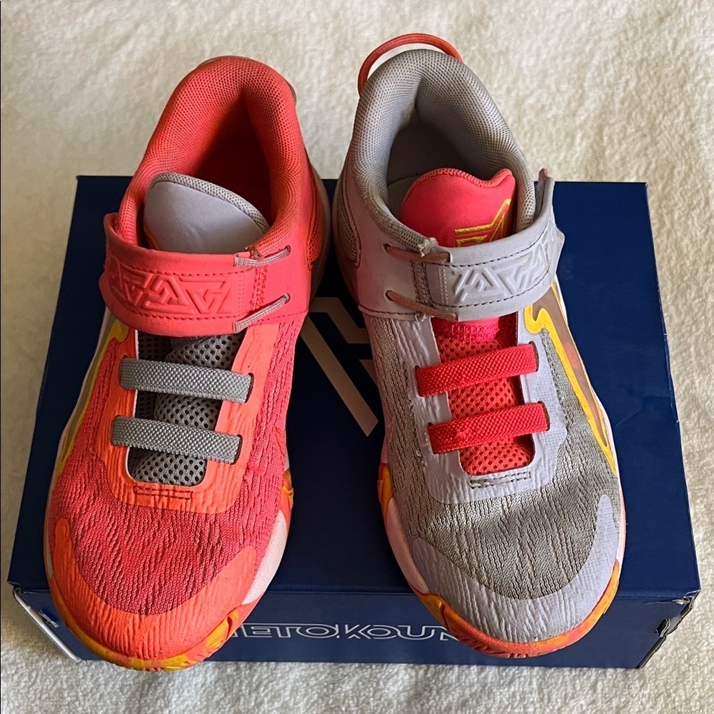 Nike Giannis Girls Sneakers - size 1